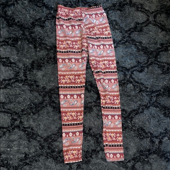 lildy Pants - Vibrant Paisley Print Women's Leggings